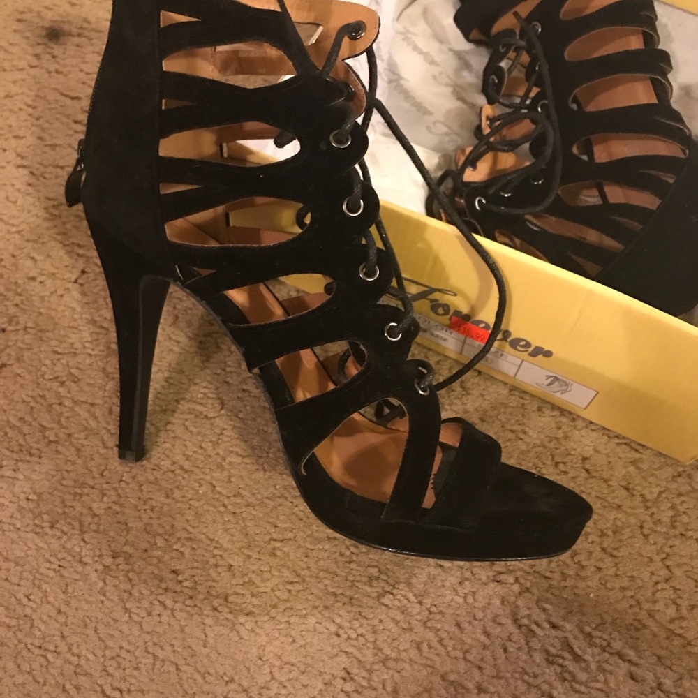 Heels - Picture 2 of 2